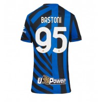 Camisa de Futebol Inter Milan Alessandro Bastoni #95 Equipamento Principal Mulheres 2024-25 Manga Curta